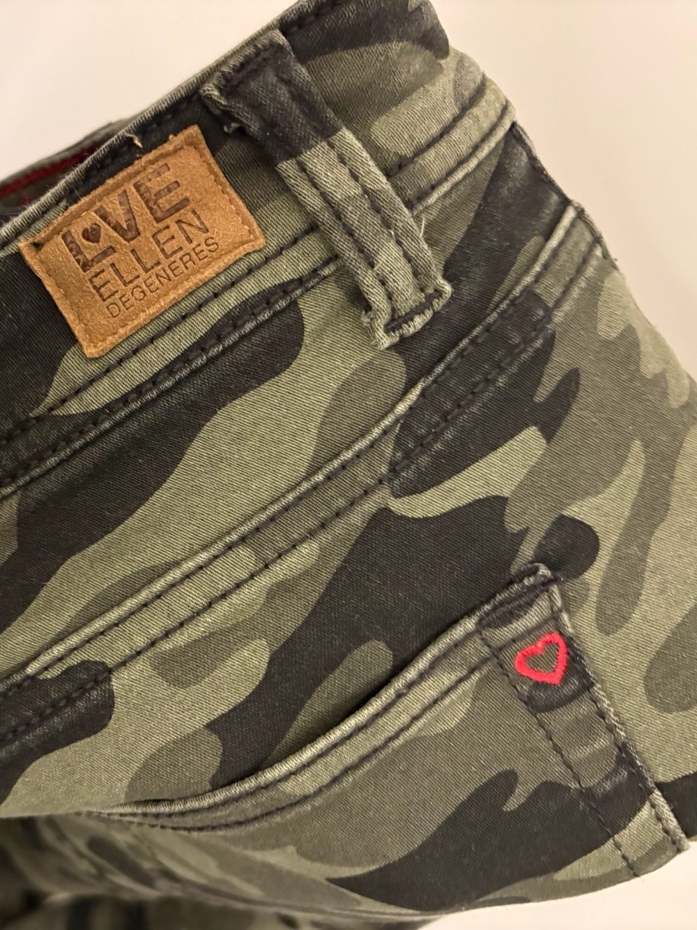 Ellen Degeneres Streetwear women’s Camo Cargo Pants - Olive & Black